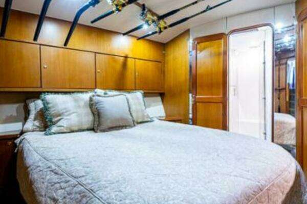 Ocean Yachts Convertible Yacht For Sale