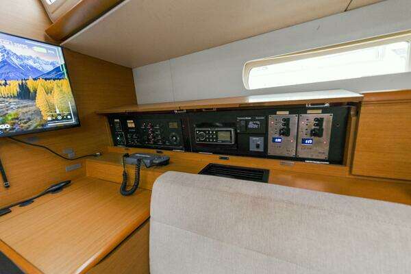 Jeanneau 509 Yacht For Sale