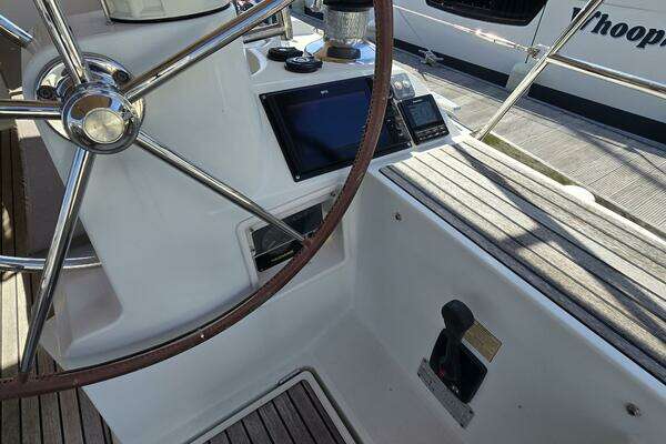 Jeanneau 509 Yacht For Sale