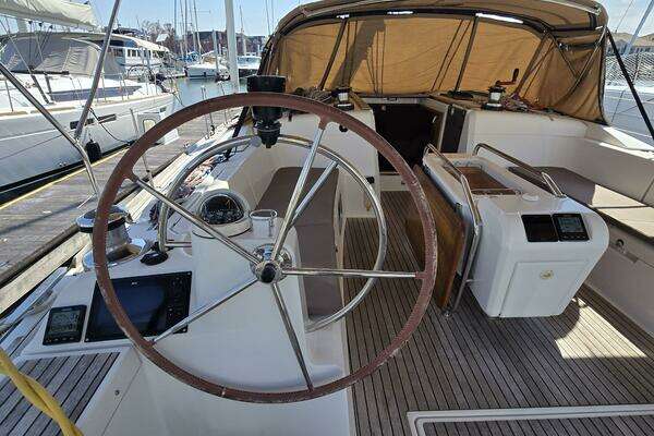 Jeanneau 509 Yacht For Sale
