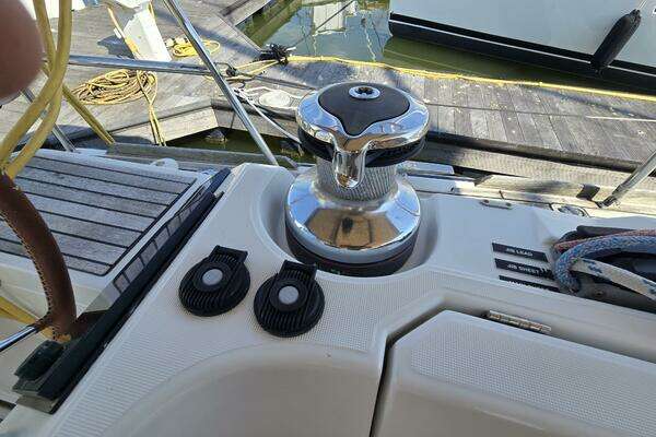 Jeanneau 509 Yacht For Sale