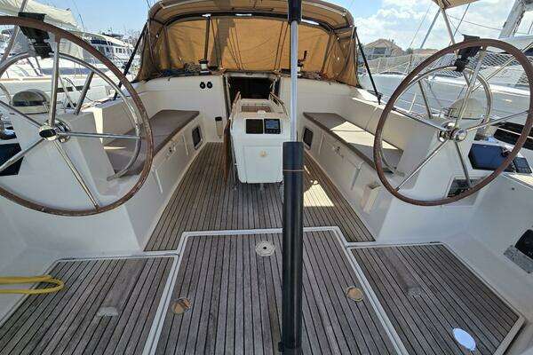 Jeanneau 509 Yacht For Sale