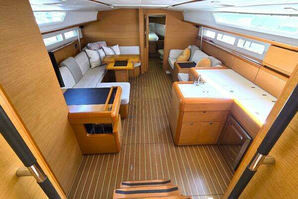 Jeanneau 509 Yacht For Sale