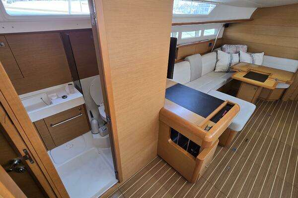 Jeanneau 509 Yacht For Sale