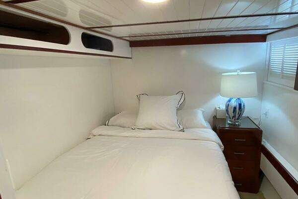 Trumpy 68 Motor Yacht Yacht For Sale