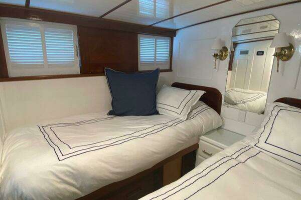 Trumpy 68 Motor Yacht Yacht For Sale