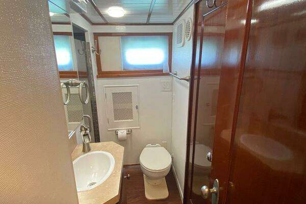 Trumpy 68 Motor Yacht Yacht For Sale