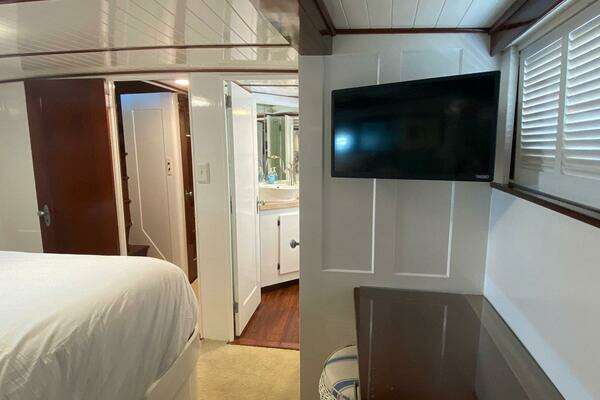 Trumpy 68 Motor Yacht Yacht For Sale