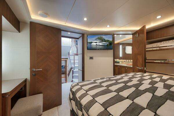 Ocean Alexander 85 Yacht For Sale