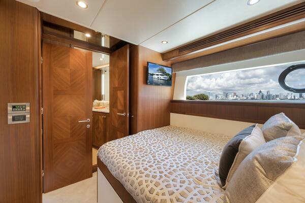 LIVE MAS 85ft Ocean Alexander Yacht For Sale