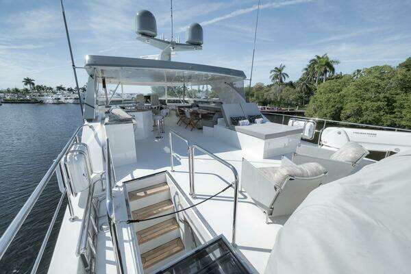Ocean Alexander 85 Yacht For Sale