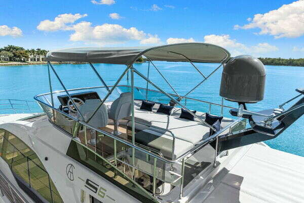 Azimut S6 Yacht For Sale