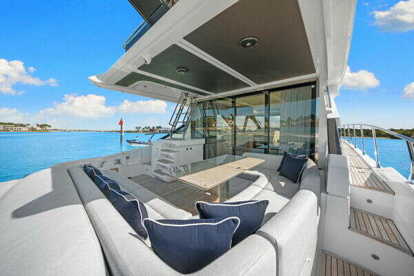 Azimut S6 Yacht For Sale