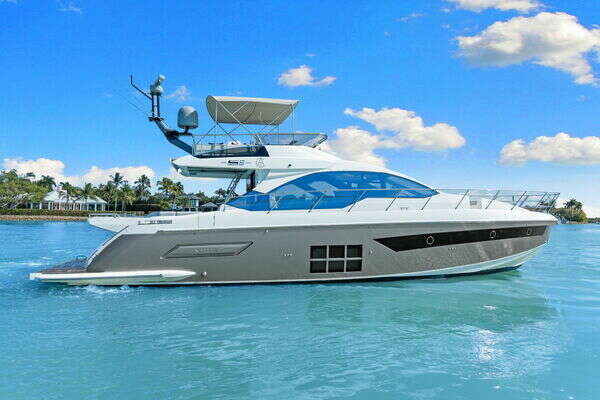 Photo of the 2022 Azimut S6