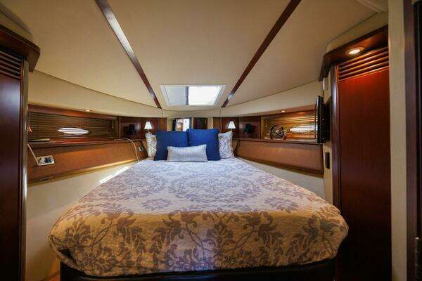 Sea Ray 52 Sedan Bridge Yacht For Sale