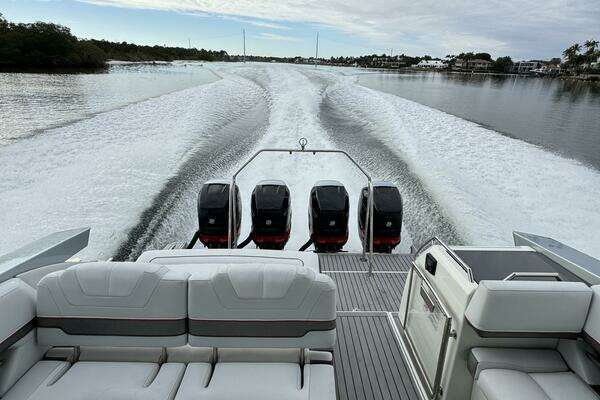 Formula 430 Super Sport Crossover Yacht For Sale