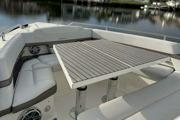 Formula 430 Super Sport Crossover Yacht For Sale