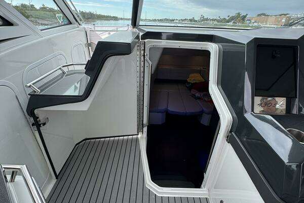 Formula 430 Super Sport Crossover Yacht For Sale