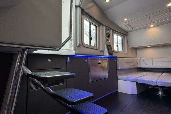 Formula 430 Super Sport Crossover Yacht For Sale