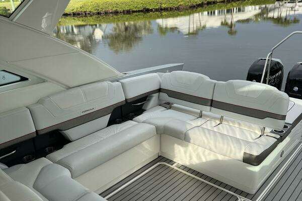 Formula 430 Super Sport Crossover Yacht For Sale