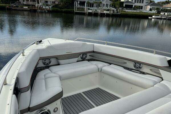 Formula 430 Super Sport Crossover Yacht For Sale