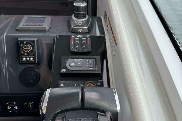 Formula 430 Super Sport Crossover Yacht For Sale