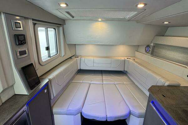 Formula 430 Super Sport Crossover Yacht For Sale