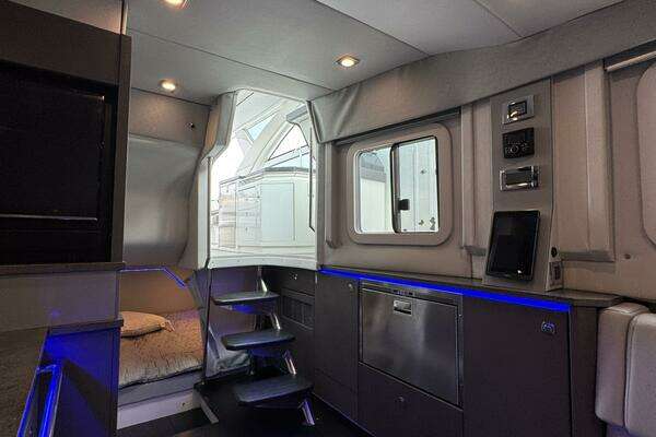 Formula 430 Super Sport Crossover Yacht For Sale