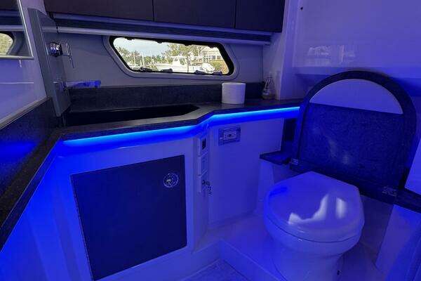 Formula 430 Super Sport Crossover Yacht For Sale