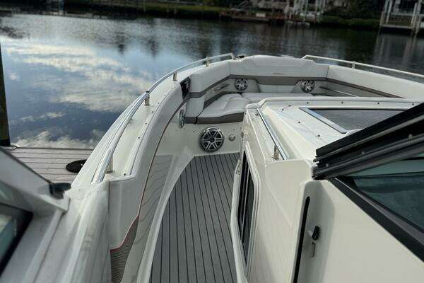 Formula 430 Super Sport Crossover Yacht For Sale