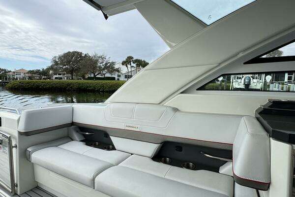 Formula 430 Super Sport Crossover Yacht For Sale