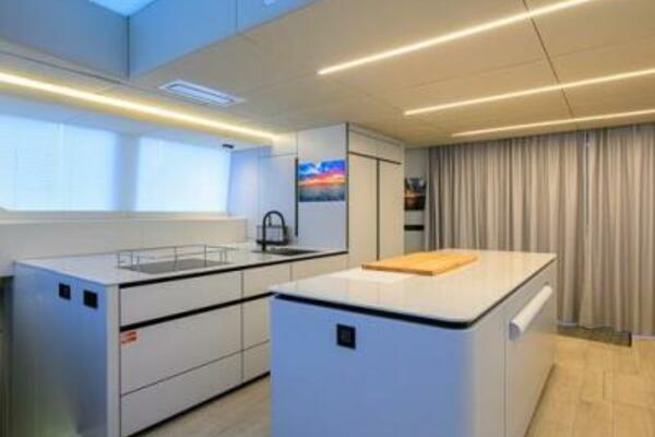 Sunreef 60 NERO- Galley