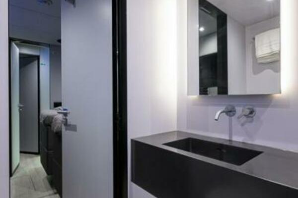 Sunreef 60 NERO- Head 