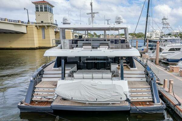 Sunreef 60 NERO- Profile