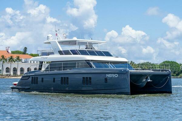 Sunreef 60 NERO- Profile