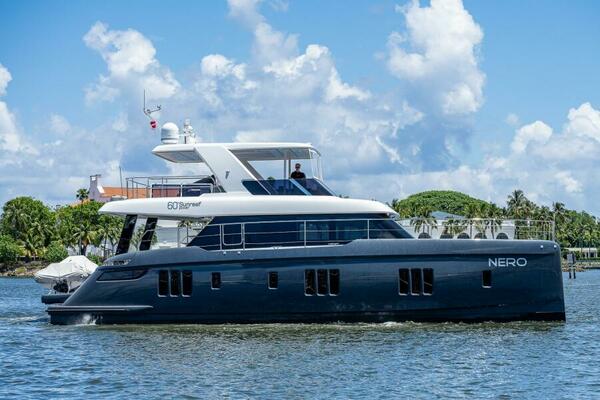 Sunreef 60 NERO- Profile