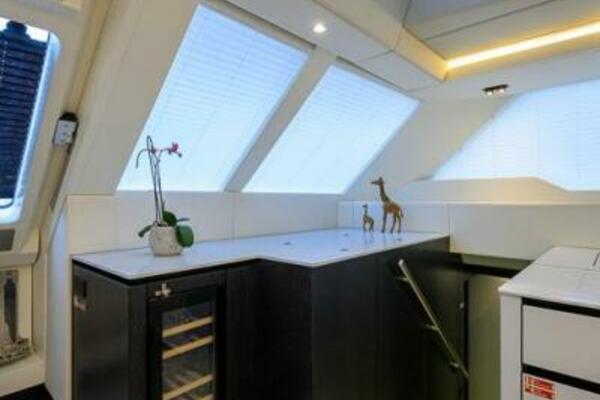 Sunreef 60 NERO- Galley