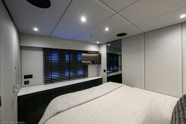 Sunreef 60 NERO- Forward Port Guest Cabin