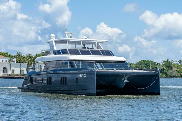 Sunreef 60 NERO- Profile