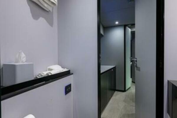 Sunreef 60 NERO- Head 