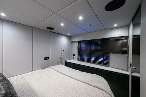 Sunreef 60 NERO- Forward Port Guest Cabin