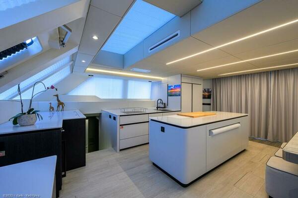 Sunreef 60 NERO- Galley