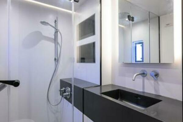 Sunreef 60 NERO- Head