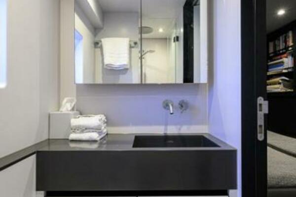 Sunreef 60 NERO- Head