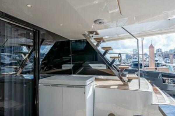 Sunreef 60 NERO- Cockpit