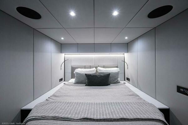 Sunreef 60 NERO- Forward Port Guest Cabin