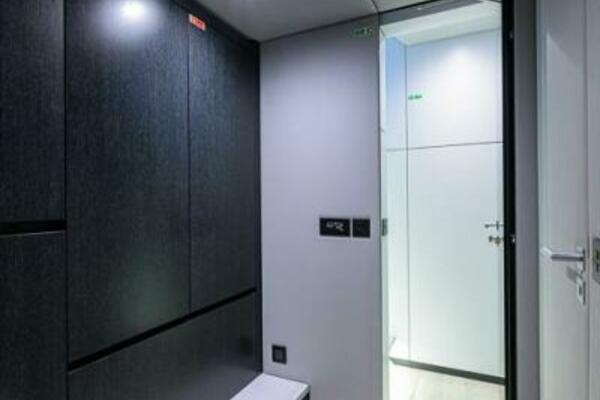 Sunreef 60 NERO- Aft Starboard Guest Cabin