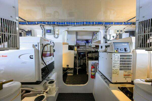 Hatteras GT63 Yacht For Sale