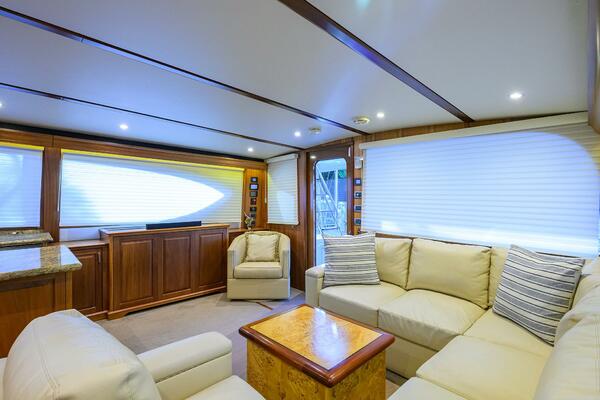 Hatteras 63 Reelin N Dealin - Interior Salon