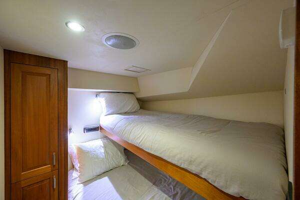 Hatteras GT63 Yacht For Sale